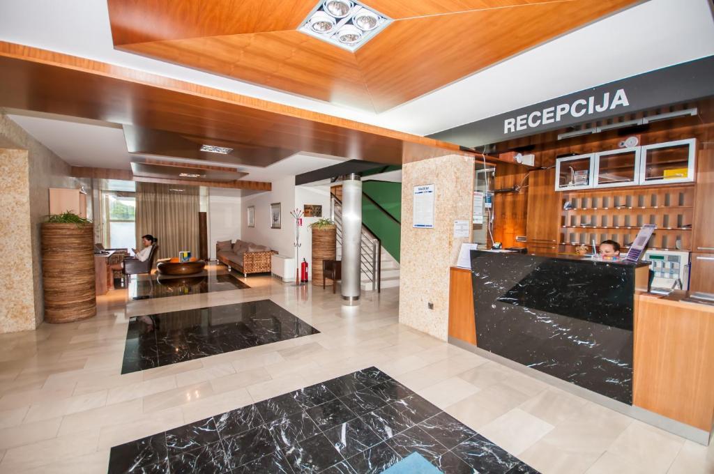 Hotel Maxim โบชาวา ภายนอก รูปภาพ